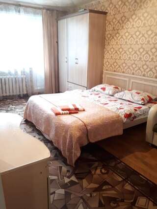 Апартаменты Apartment 140 Yestay Street Павлодар-0
